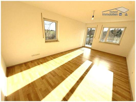 Lichtdurchflutetes Elternschlafzimmer im OG