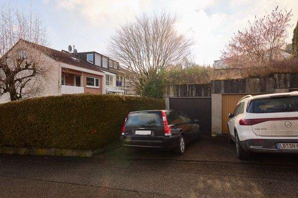 Blick zur Einzelgarage