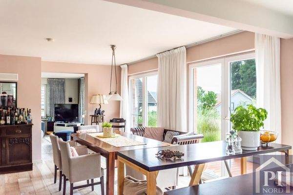 Offener Wohn- und Essbereich