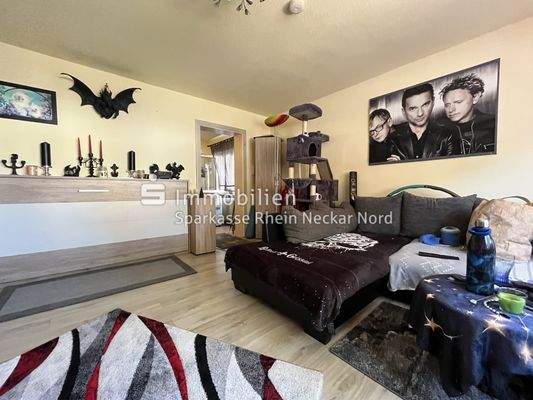 Wohnzimmer mit Blick zur Küche