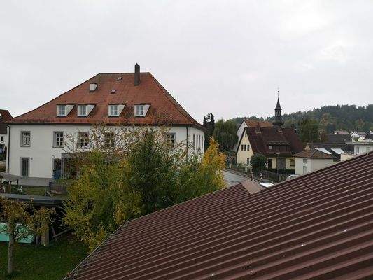 Blick von Dachterrasse zum Schloss