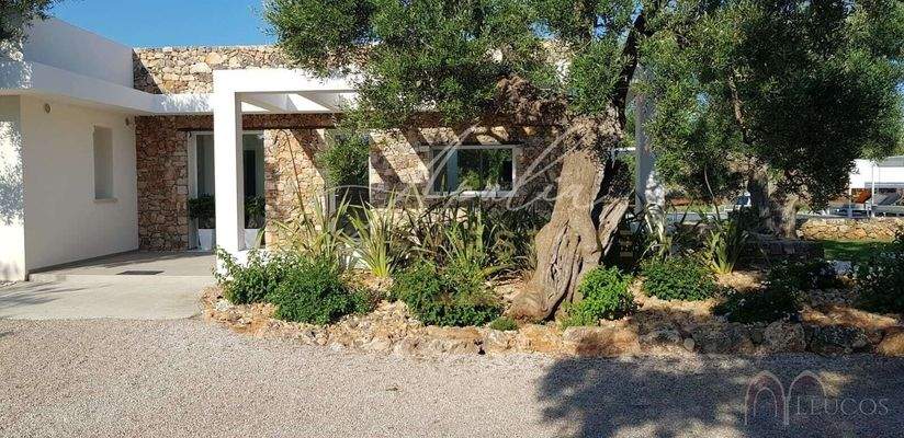 Neue Villa mit Pool gleich beim Meer !