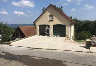 Garage (r) + Stellplatz