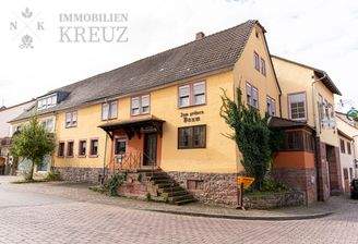 Straßenansicht Grüner Baum 2