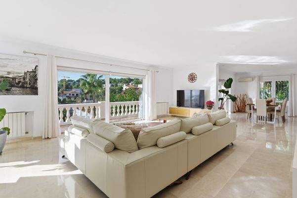 Living area in villa in Costa d'en Blanes 5