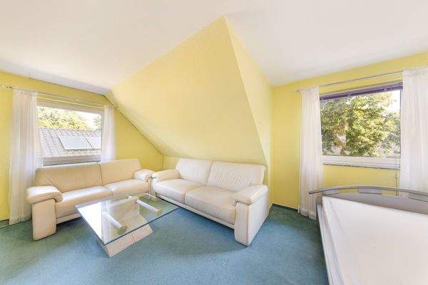 DHH rechts: Schlafzimmer IV