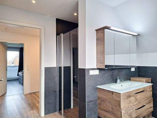 Vollbad im Dachgeschoss