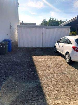 Garage rechts mit STP