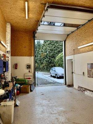 hohe Garage