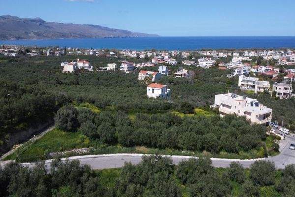 Kreta, Tavronitis: Erstklassiges Grundstück in der Nähe des Strandes zu verkaufen