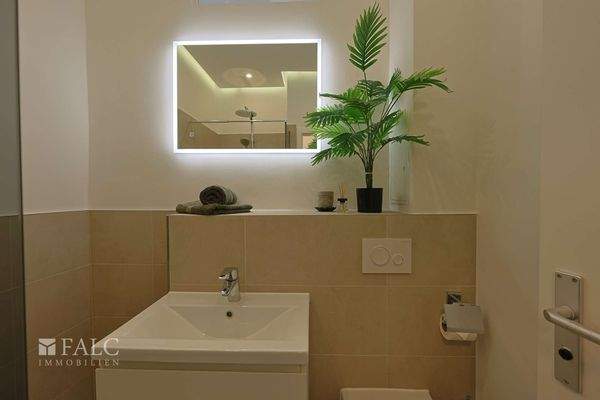 Modernisiertes Bad mit Dusche