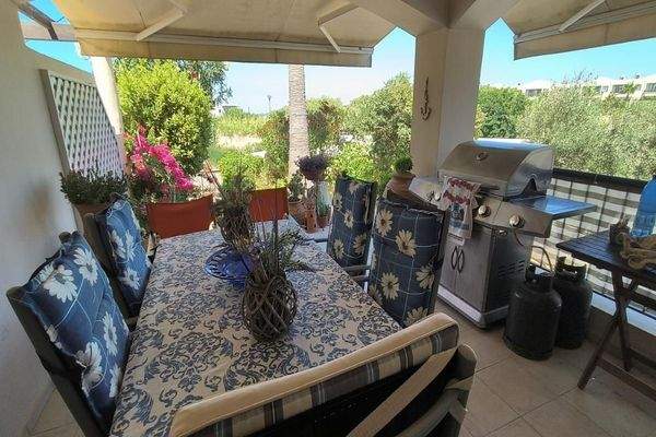 Kreta, Pirgos Psilonerou: Schönes Haus in toller Anlage in Strandlage zu verkaufen