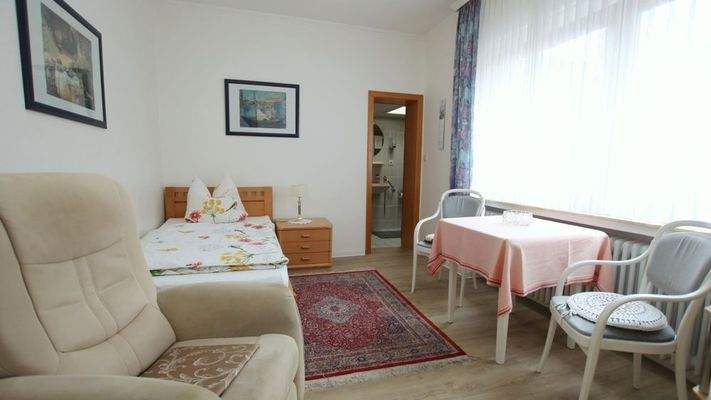 Gästezimmer mit separatem Badezimmer