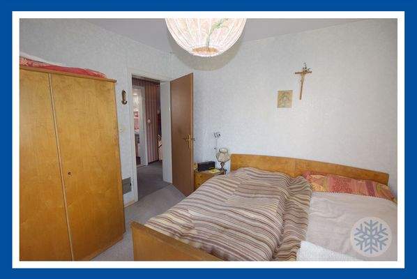 Schlafen OG Blick zur Tür