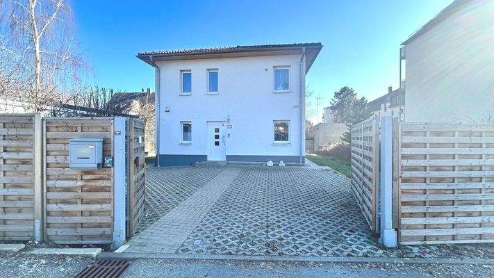 Außenansicht Straßenseite