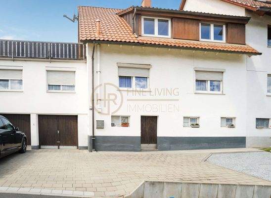 Hausansicht Eingang  - (KI generiert)