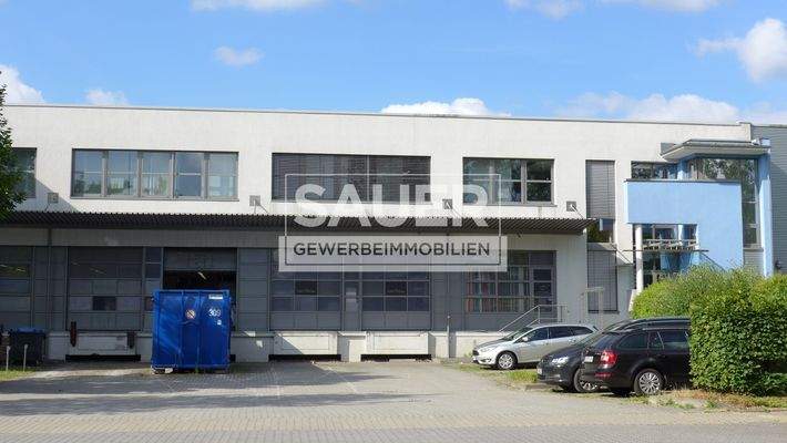 Halle E Gebäudeansicht