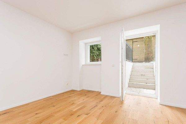 Geräumiges Wohnzimmer