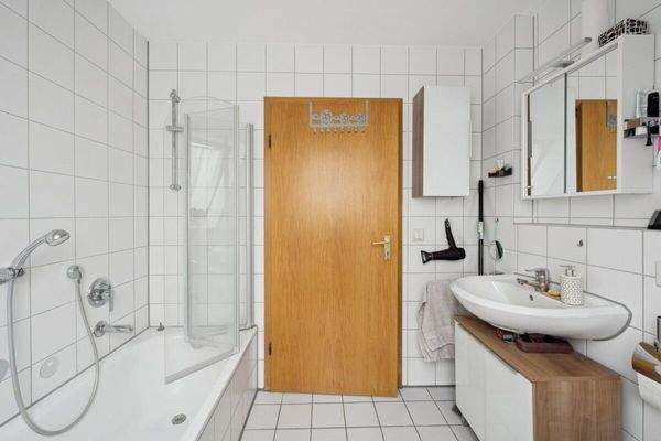 Badezimmer mit Badewanne