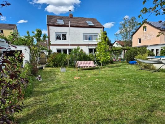 Haus mit Garten,Garage und Freisitz