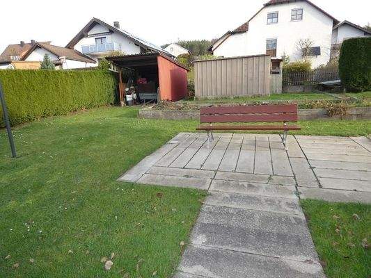 Grosses Grundstück mit Potential