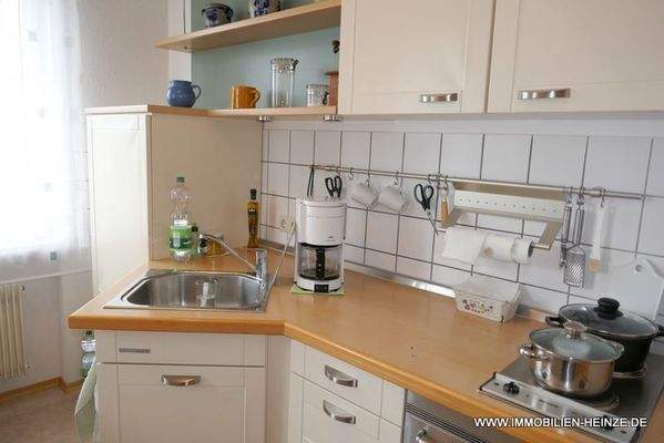 gepflegte  Einbauküche mit Markengeräten