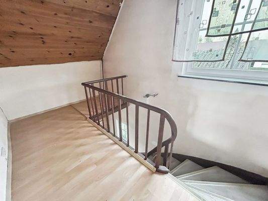 Treppenaufgang ins DG