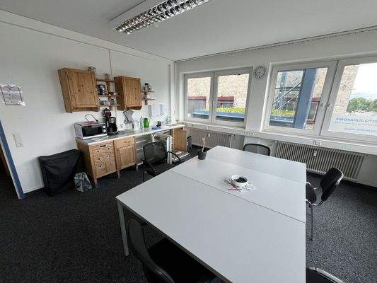 Büro mit Teeküche