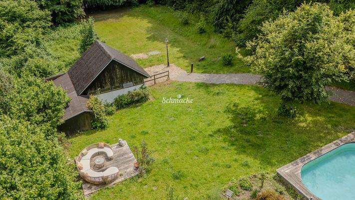 Garten/Pferdeweide und Pferdestall