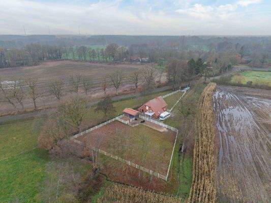 Eine Luftaufnahme der Rückansicht