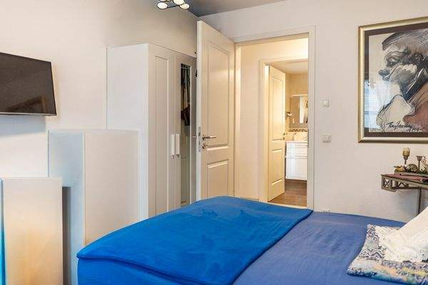 Geschmackvolle Gartenwohnung von 2013 – modern, hell und ideal gelegen