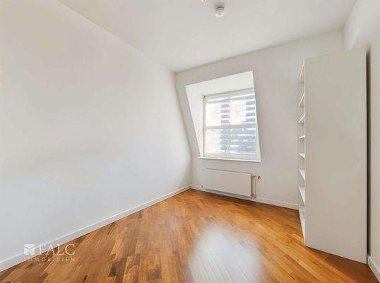 Arbeitszimmer 2.OG (10,08 qm)