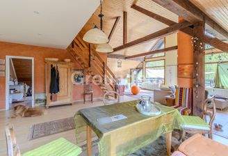 Wohnung links Wohnzimmer