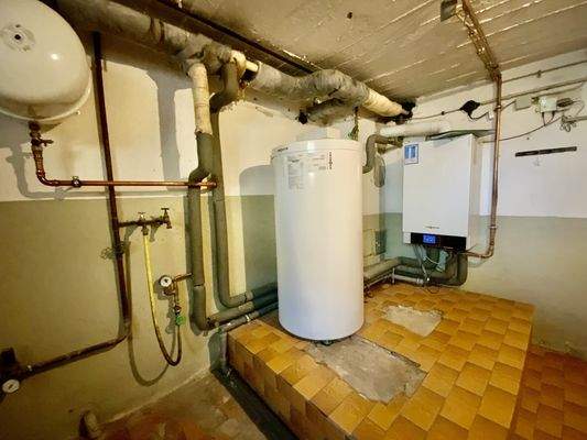 und Gaszentralheizung