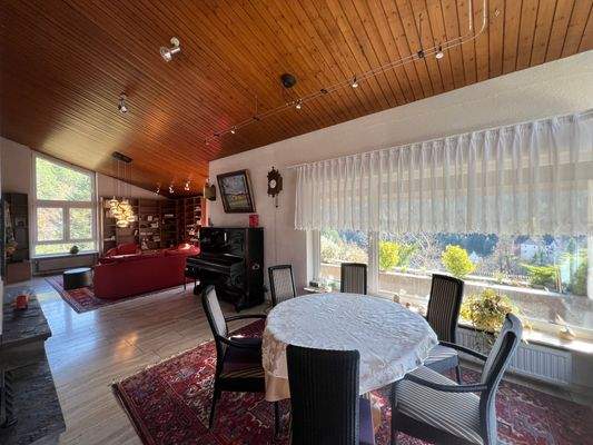 Ess-Wohnbereich im EG 