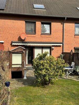 Haus Südseite mit Terrasse