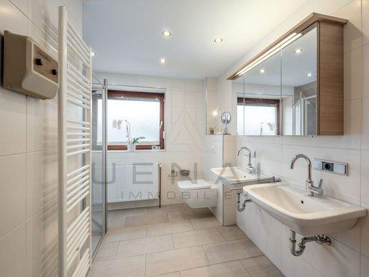 Duschbad mit Sauna DG