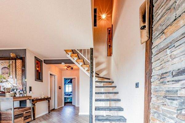 Treppe ins Wohnzimmer (DG)