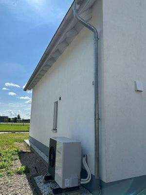 2025-09_MH hinten_Wärmepumpe