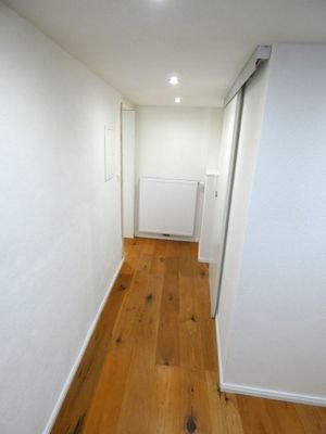 Flur zum Elternschlafzimmer und Bad