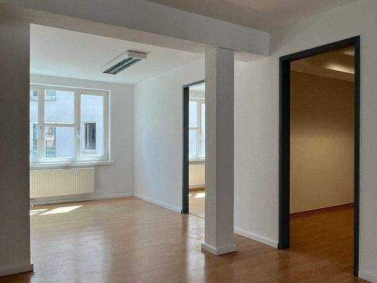 Empfang/ Hauptraum.JPG