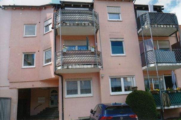 Hofansicht mit Balkon