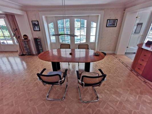 EG: Essbereich mit Blick auf die Terrasse