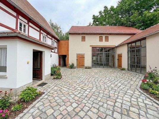 KI Visualisierung Dreiseithof