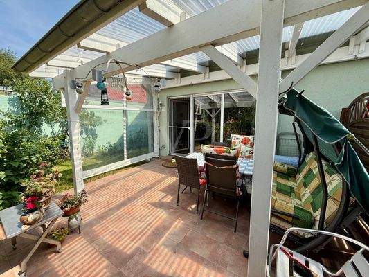 überdachte Terrasse 