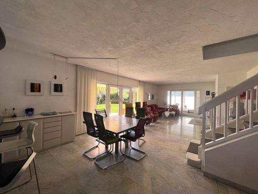 EG: Wohn und Essbereich