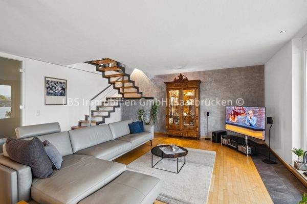 Wohnbereich/ Treppe 2. Ebene