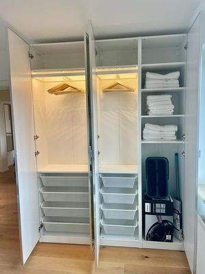 Kleiderschrank Schlafzimmer.jpeg