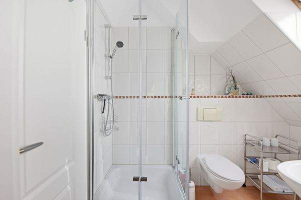 Duschbad im Dachgeschoss