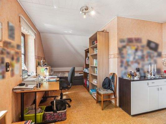 weiteres Zimmer im Dachgeschoss mit Ankleide